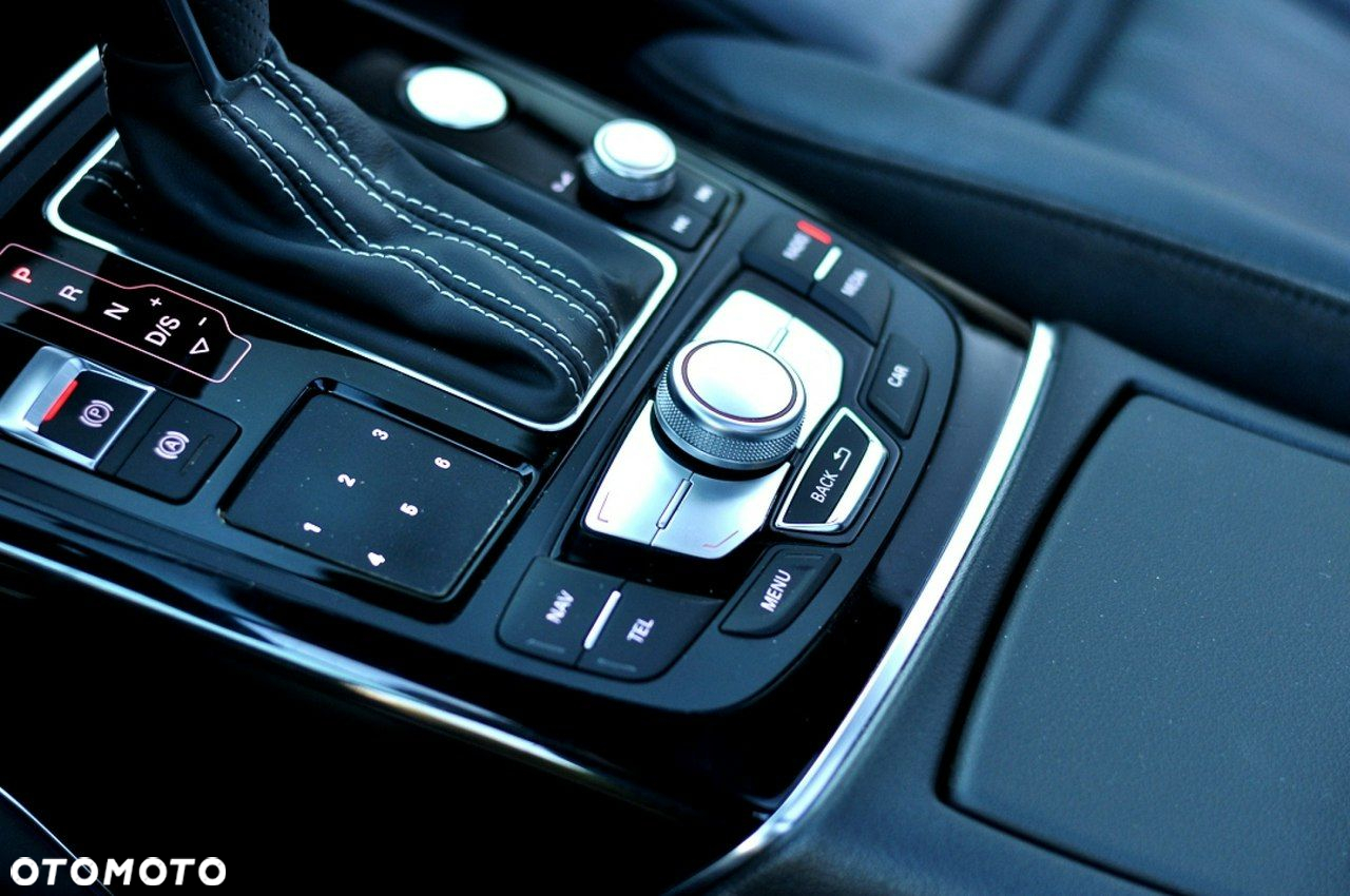 Audi A6 Avant 2.0 TDI Ultra S tronic - 31