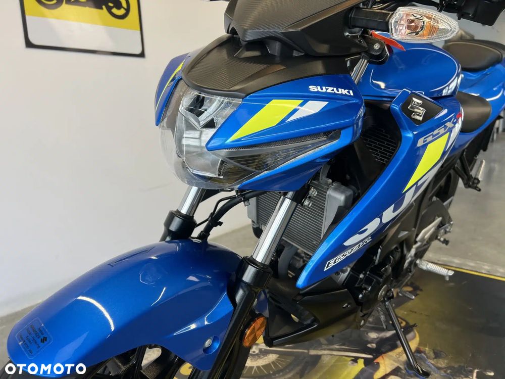 Suzuki GSX - 11