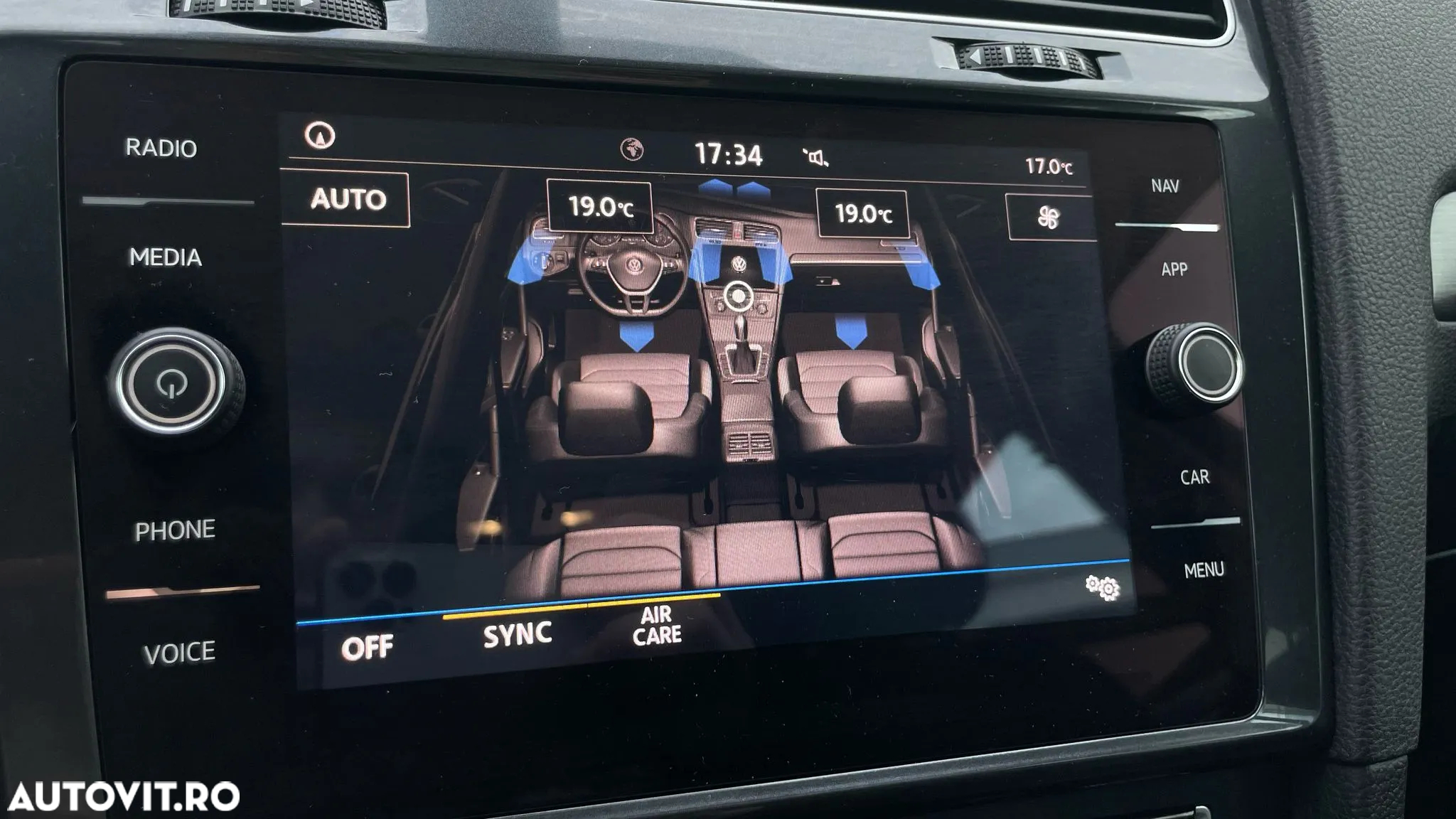 Volkswagen Golf - 18