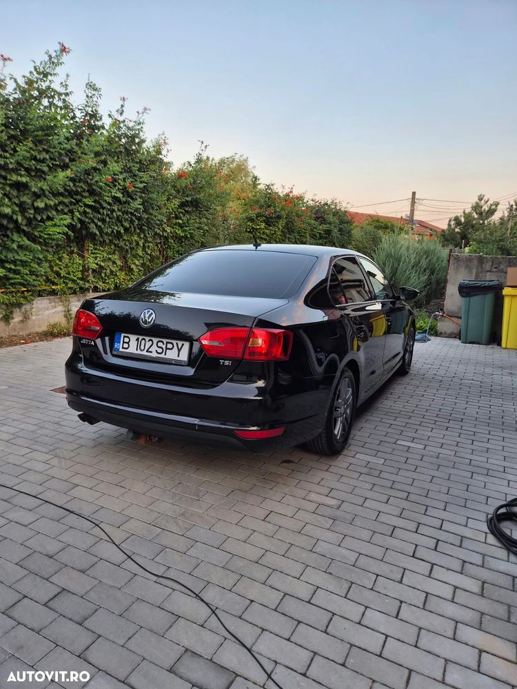 Volkswagen Jetta - 10