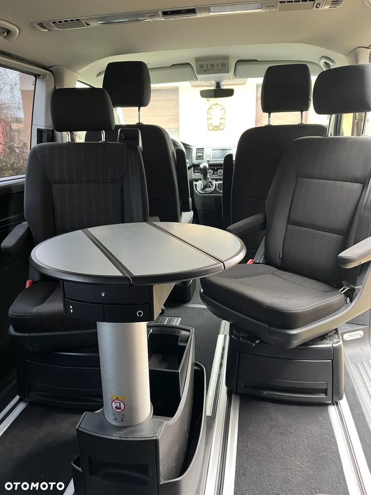 Volkswagen Multivan - 10