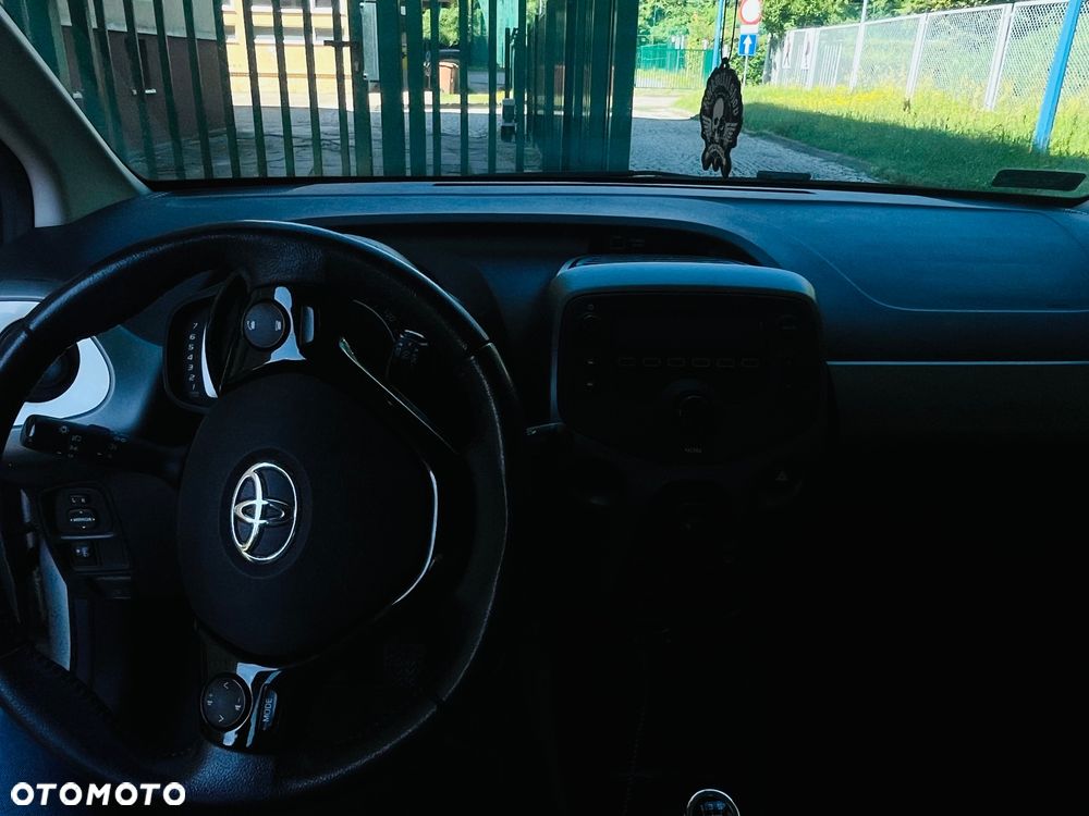 Toyota Aygo x-play - 6