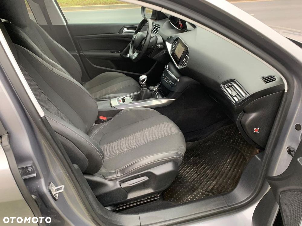 Peugeot 308 1.2 PureTech GPF Active Pack Business S&S - 22