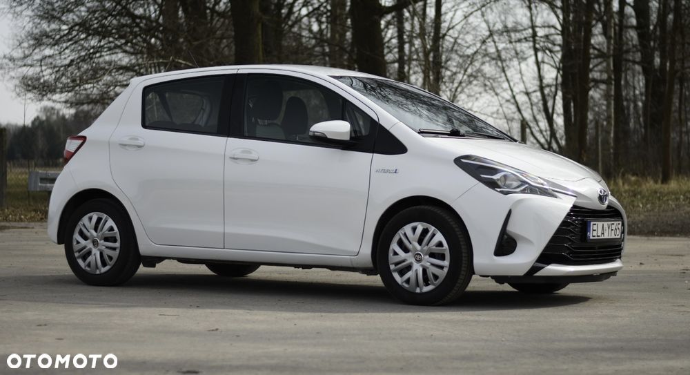 Toyota Yaris Hybrid 100 Premium EU6 - 16