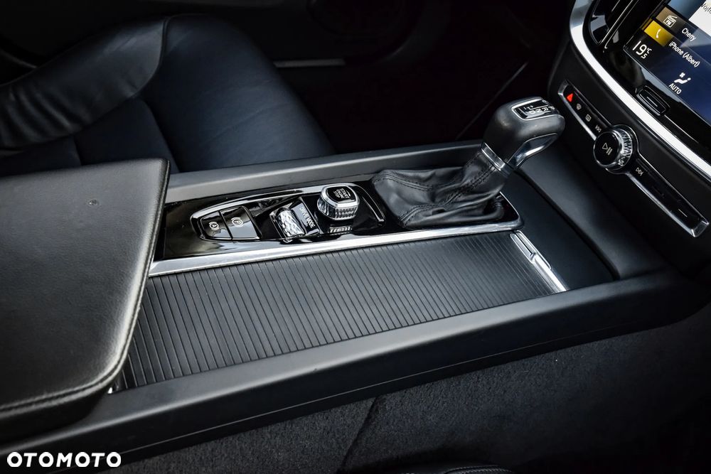 Volvo S60 T5 Momentum Pro - 34