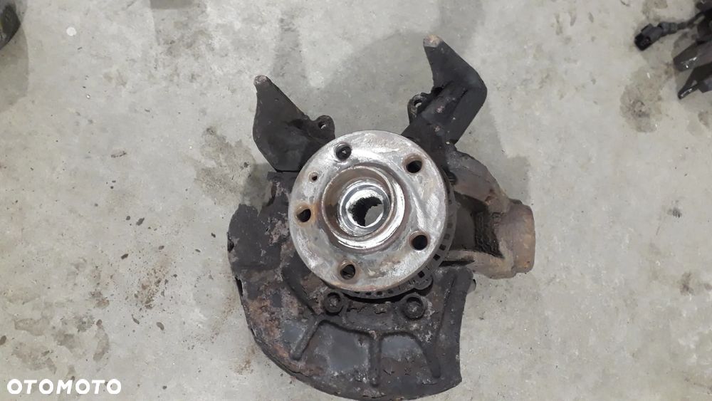 zwrotnica piasta przód lewa prawa 256mm  A3 8L 1.6 lift - 3