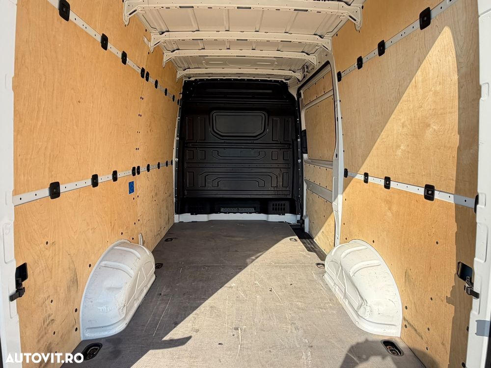 Volkswagen Crafter L3H2 - 12