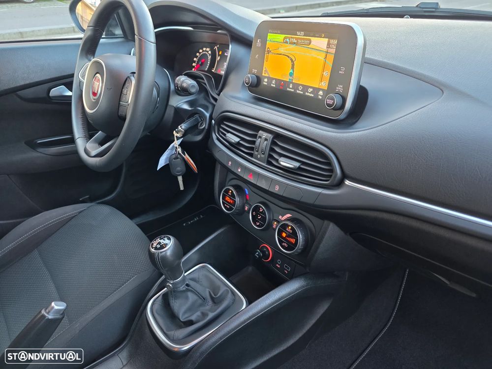 Fiat Tipo Station Wagon 1.3 M-Jet Lounge Tech - 21