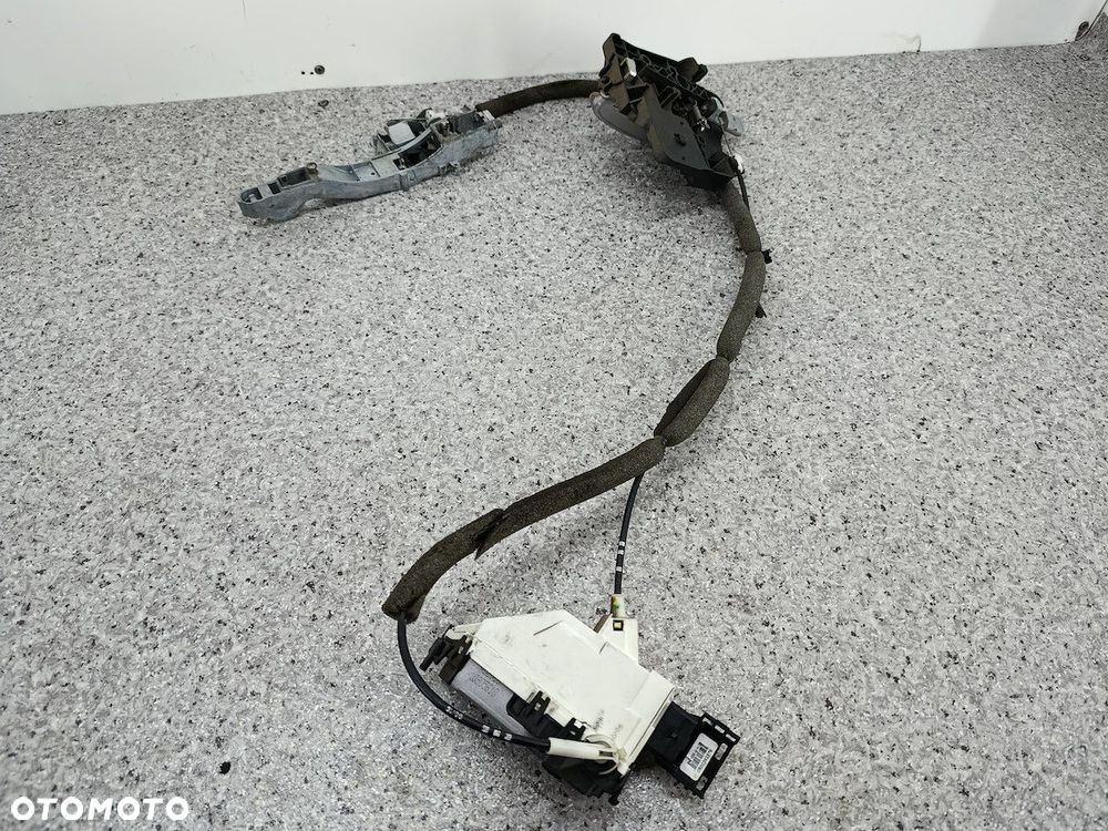 ZAMEK DRZWI PRZESUWNYCH PRAWYCH CITROEN BERLINGO II PSA828423 9682100677 - 1