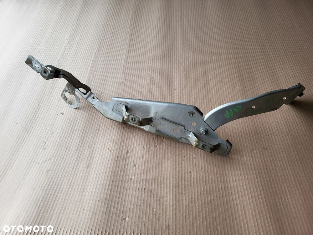 Wspornik mocowanie błotnika prawego Citroen C4 Picasso II - 1