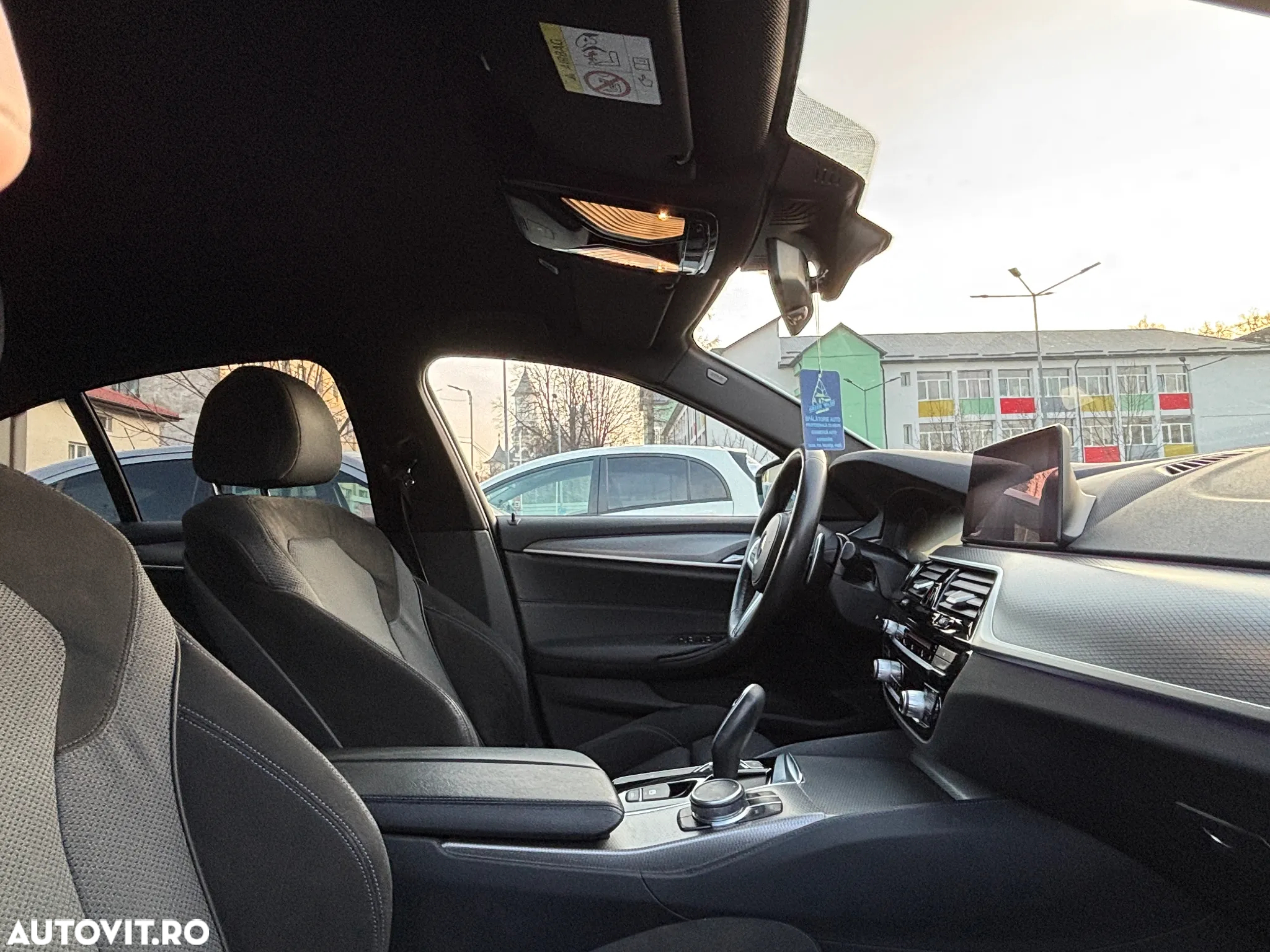 BMW Seria 5 520d xDrive AT - 10