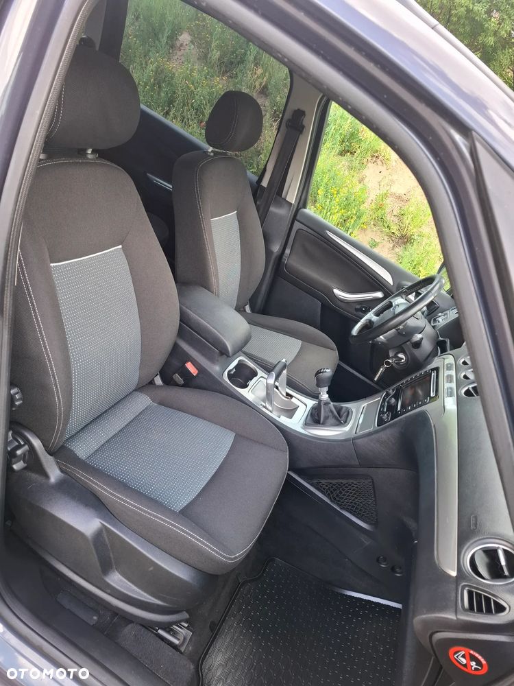 Ford Galaxy 2.0 TDCi DPF Ambiente - 11