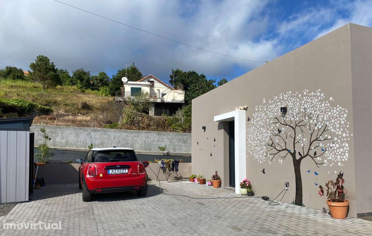 Moderna Moradia T2 com Vista Mar e Piscina na Calheta - Grande imagem: 3/18