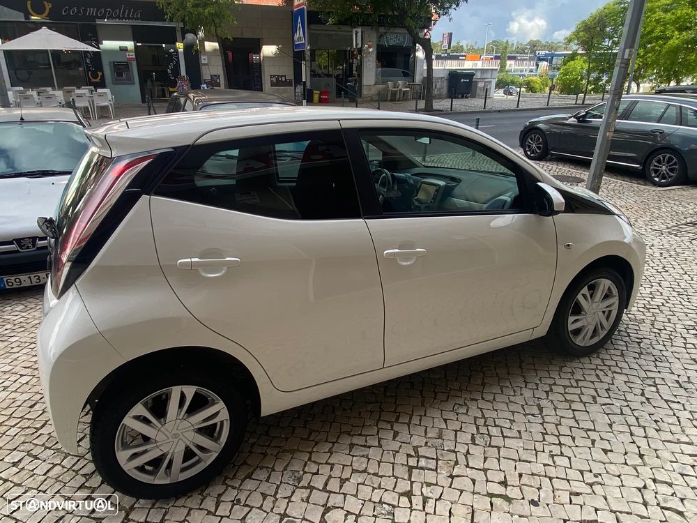 Toyota Aygo x-play touch - 19