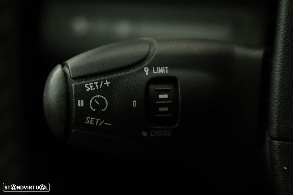 Peugeot 2008 1.2 PureTech Active - 17