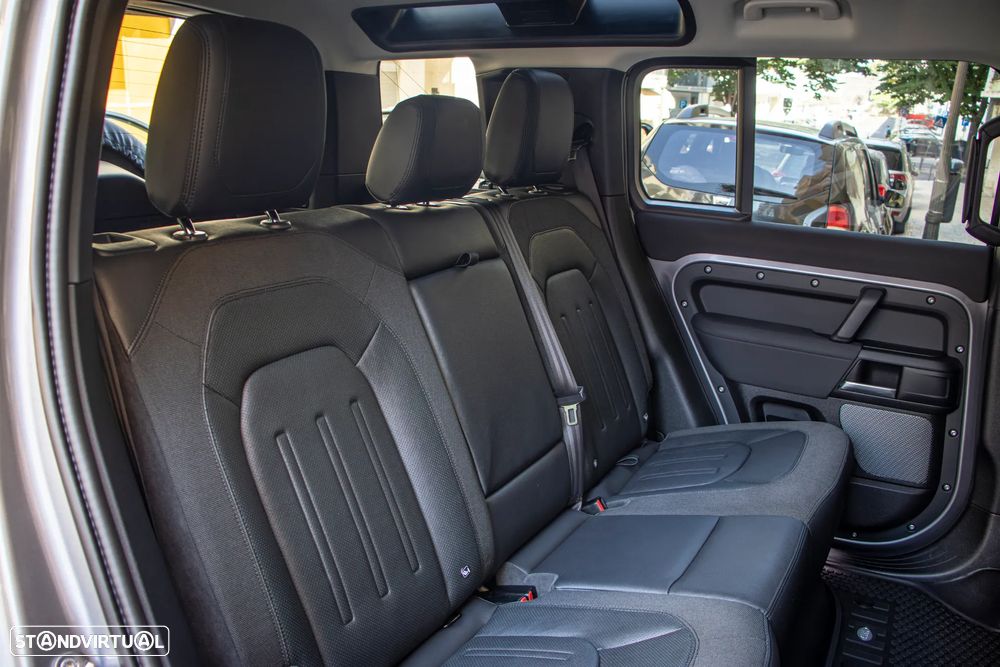 Land Rover Defender 2.0 D 110 AWD S - 35