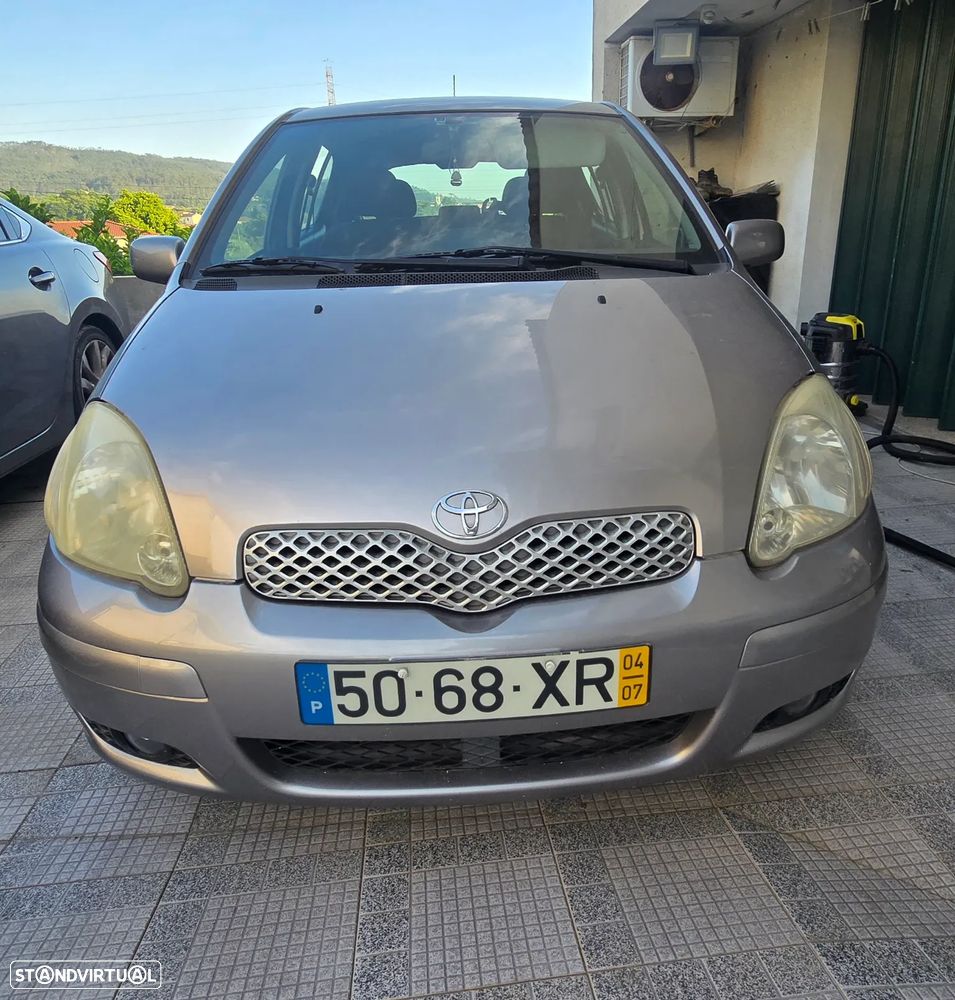 Toyota Yaris 1.0 Sol AC - 4