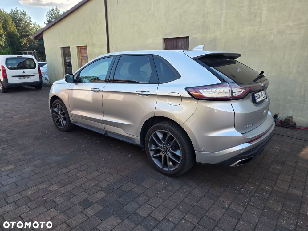 Ford Edge 2.0 TDCi Twin-Turbo 4WD Titanium - 3