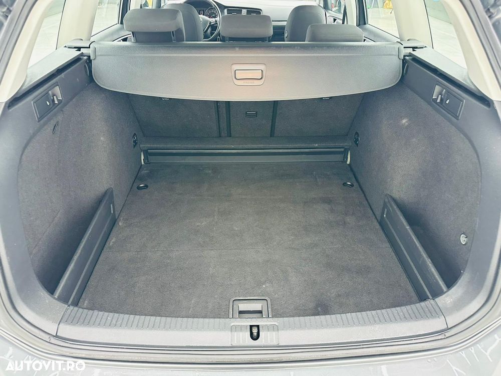 Volkswagen Golf 1.6 TDI SCR DSG Comfortline - 19