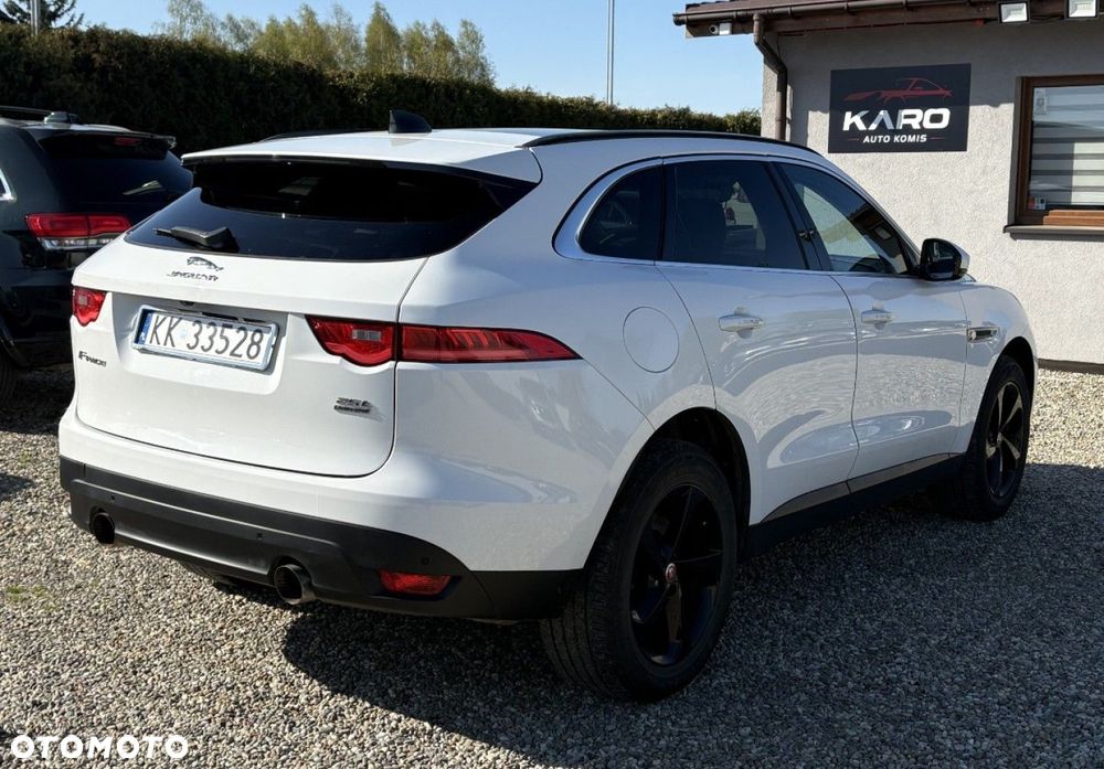 Jaguar F-Pace - 9