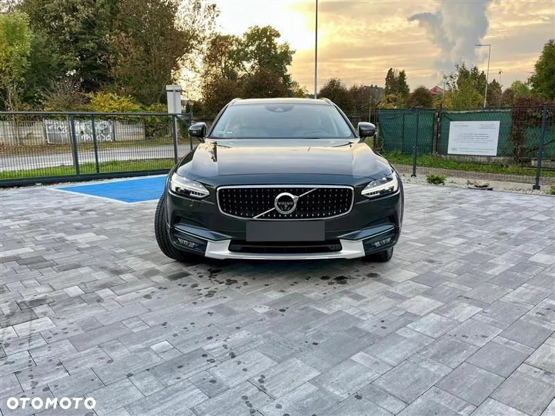 Volvo V90 Cross Country - 2