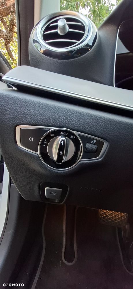 Mercedes-Benz Klasa E 200 d 9G-TRONIC - 38