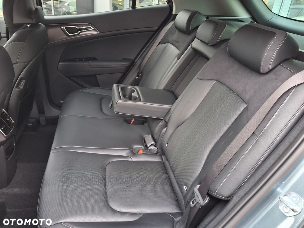 Kia Sportage 1.6 T-GDI HEV Business Line 4WD - 27