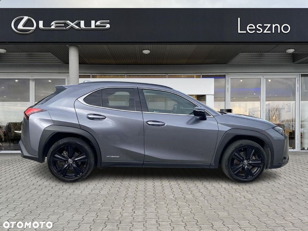 Lexus UX - 11