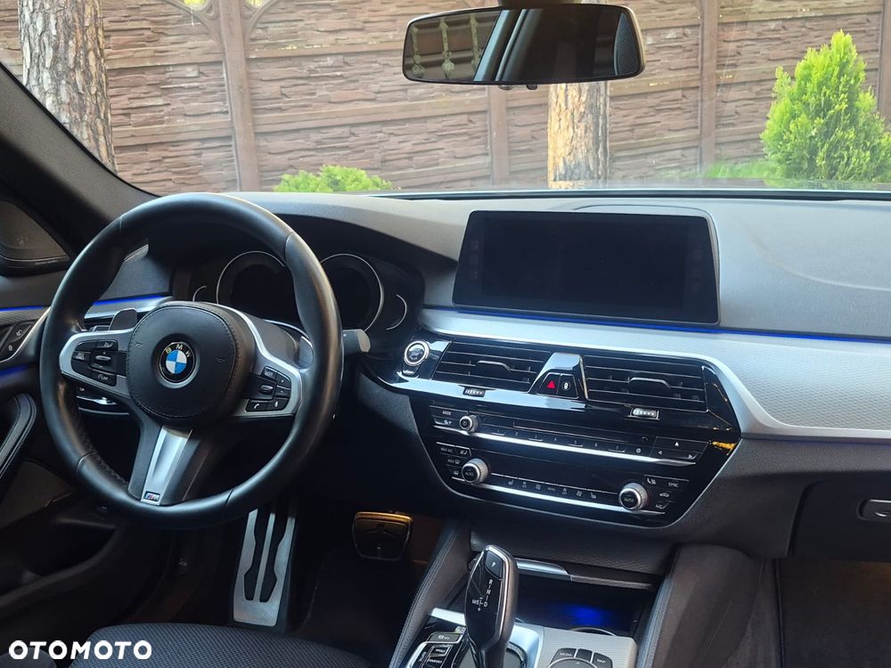 BMW Seria 5 520d xDrive M Sport sport - 11