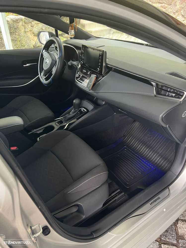 Toyota Corolla 2.0 Hybrid Square Collection - 3