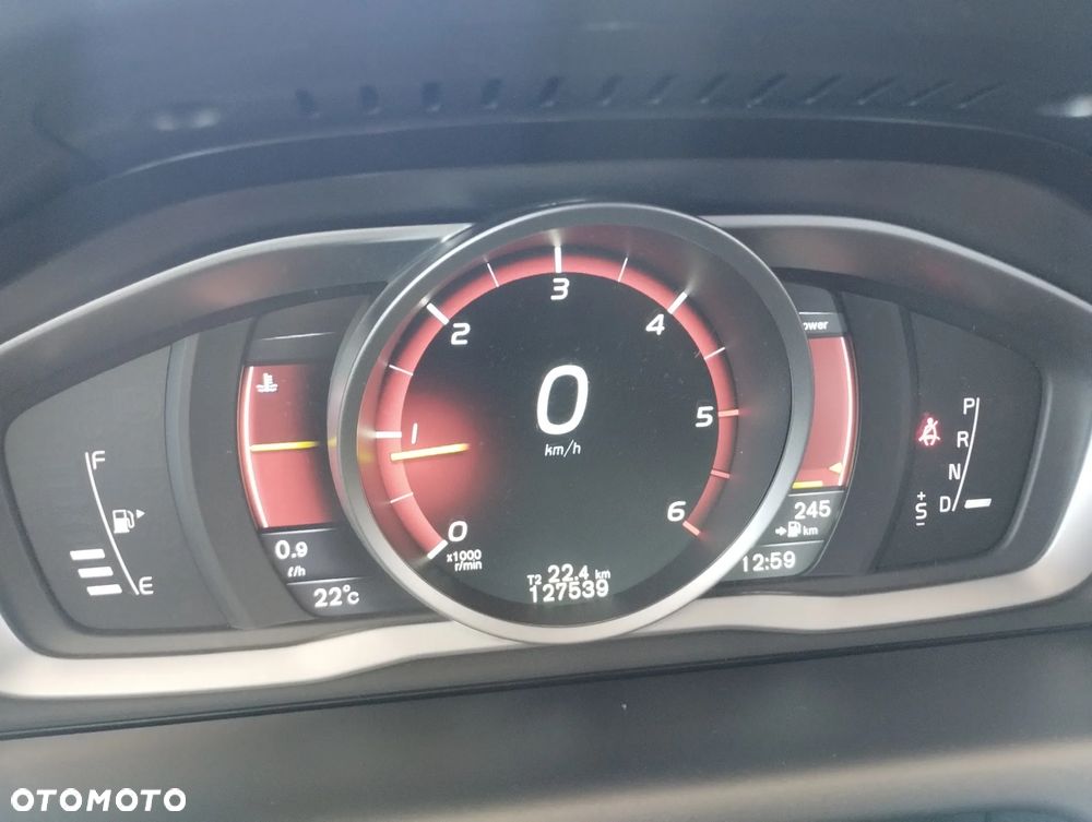 Volvo XC 60 D3 Drive-E Ocean Race - 16