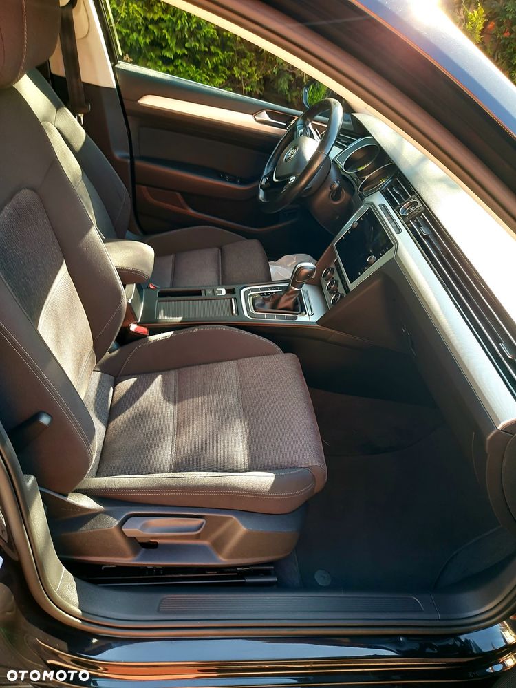 Volkswagen Passat - 18