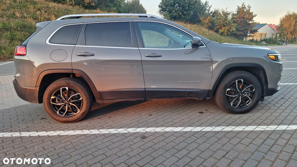 Jeep Cherokee - 9