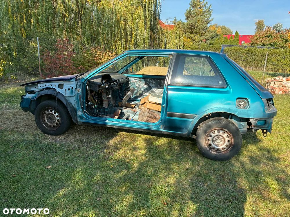 Mazda 323 - 29