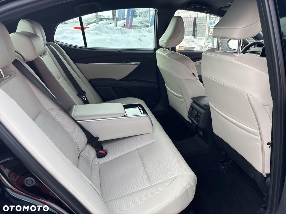 Toyota Camry - 9