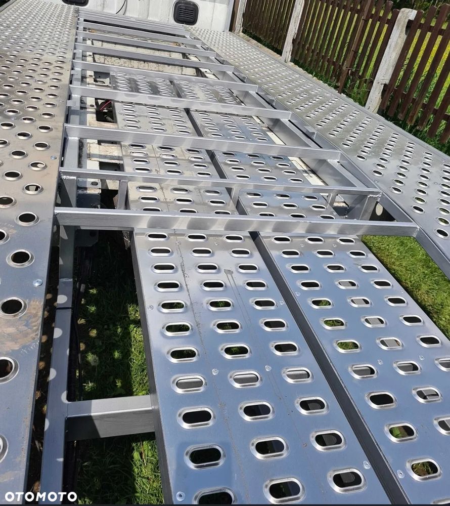 Najazd, Autolaweta - Surówka - 4