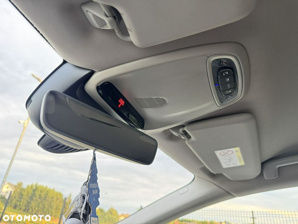 Volvo V40 Cross Country - 28