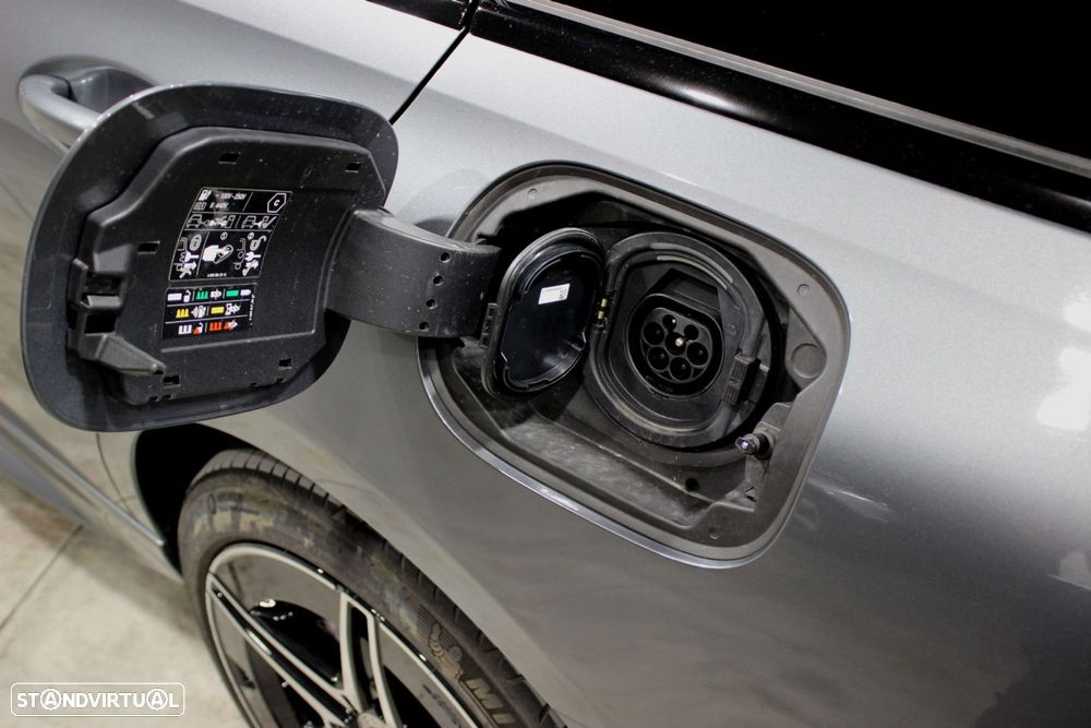 Mercedes-Benz C 300 de AMG Line - 12