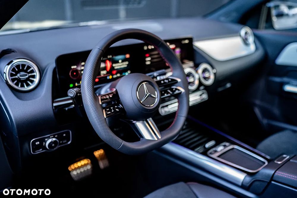 Mercedes-Benz GLA 200 mHEV AMG Line 7G-DCT - 12