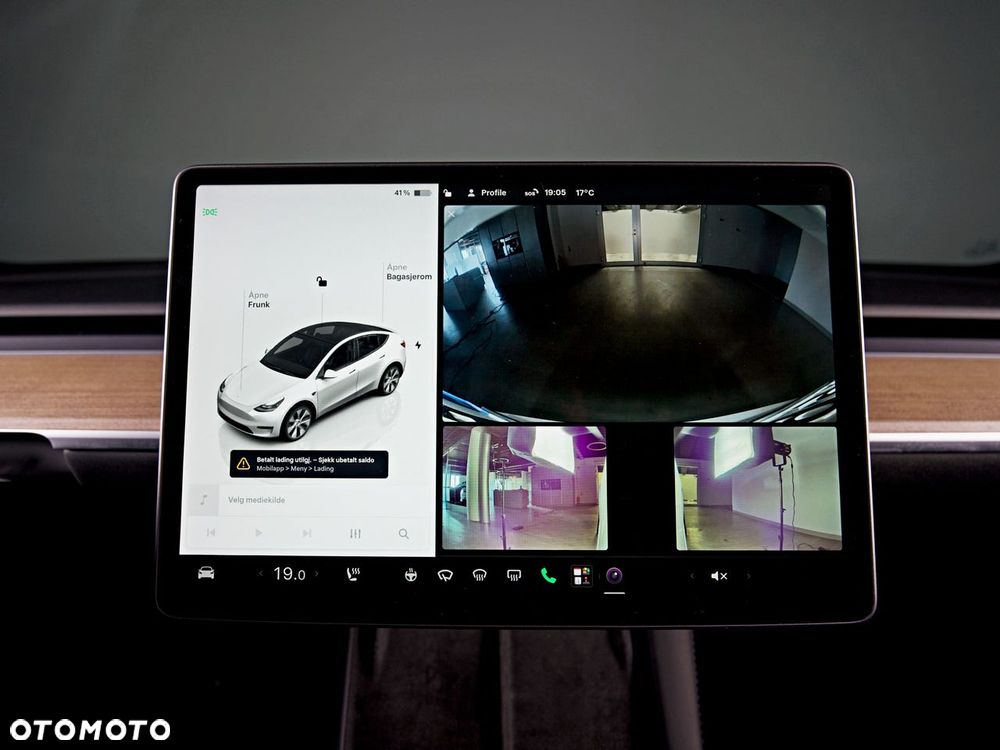 Tesla Model Y - 32