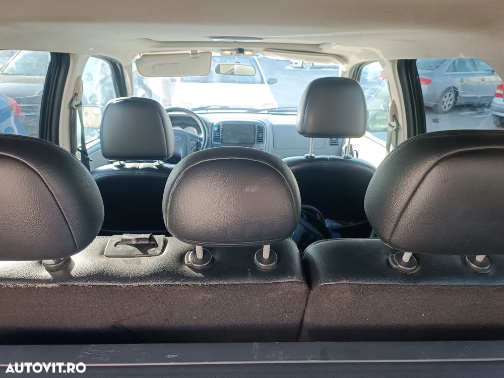 Ford Escape - 4
