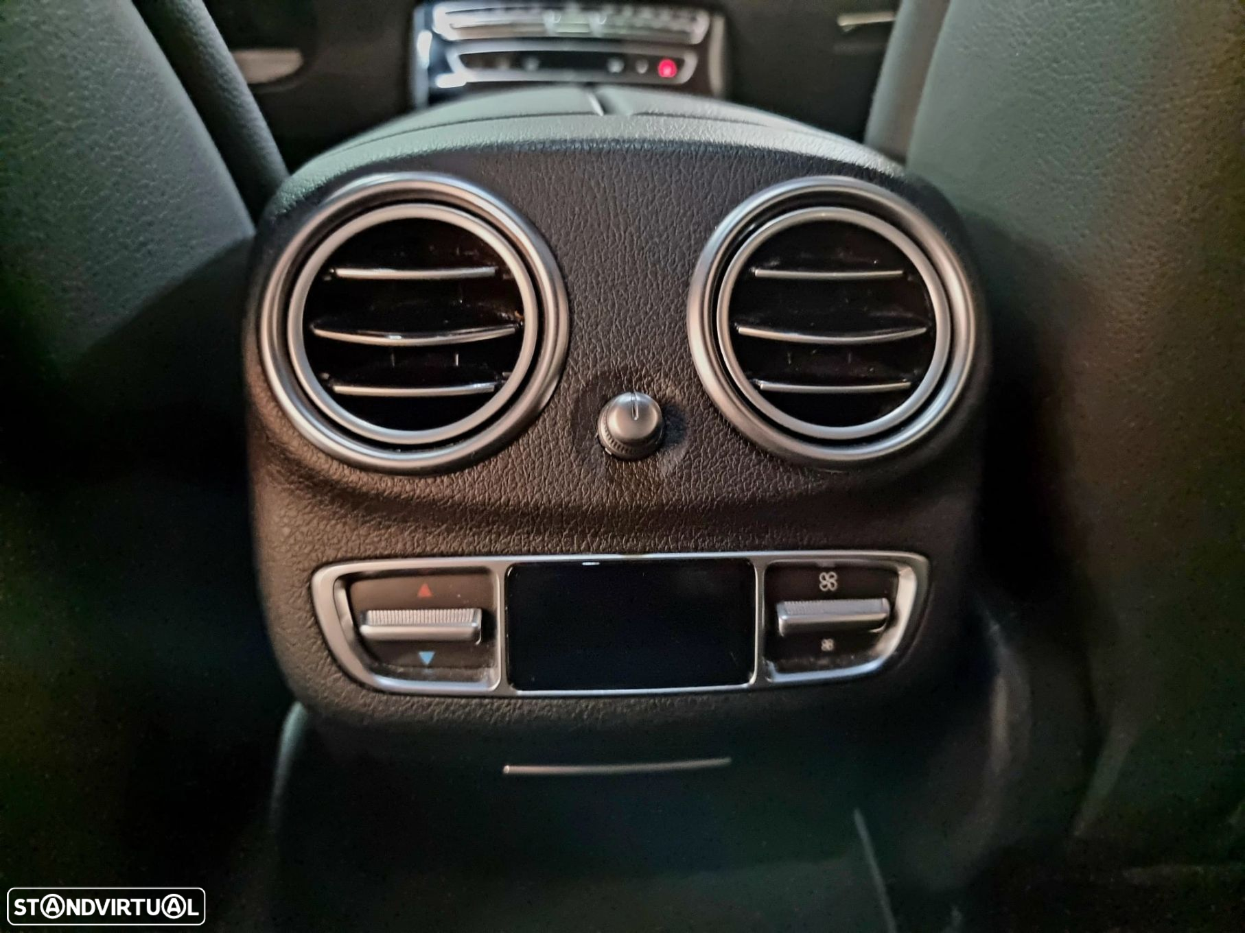 Mercedes-Benz E 300 de AMG Line - 19