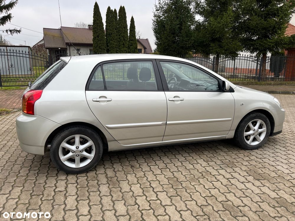 Toyota Corolla 1.4 D-4D - 5