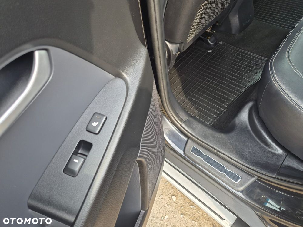 Kia Sportage 1.7 CRDI 2WD ISG Dream-Team Edition - 28