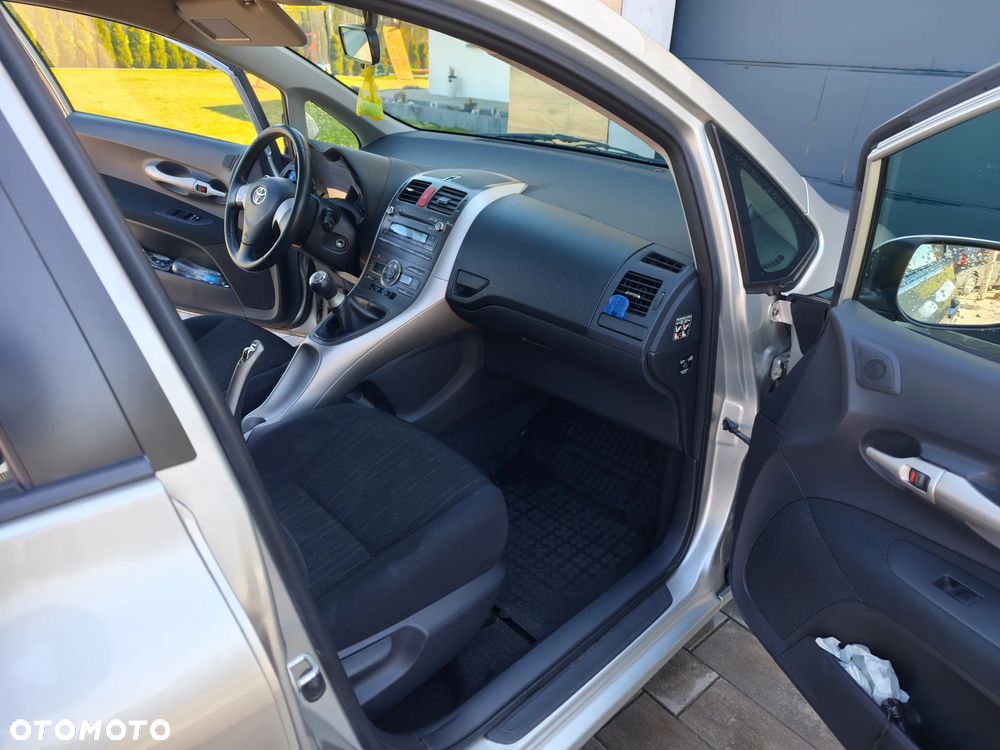 Toyota Auris 1.4 VVT-i - 4