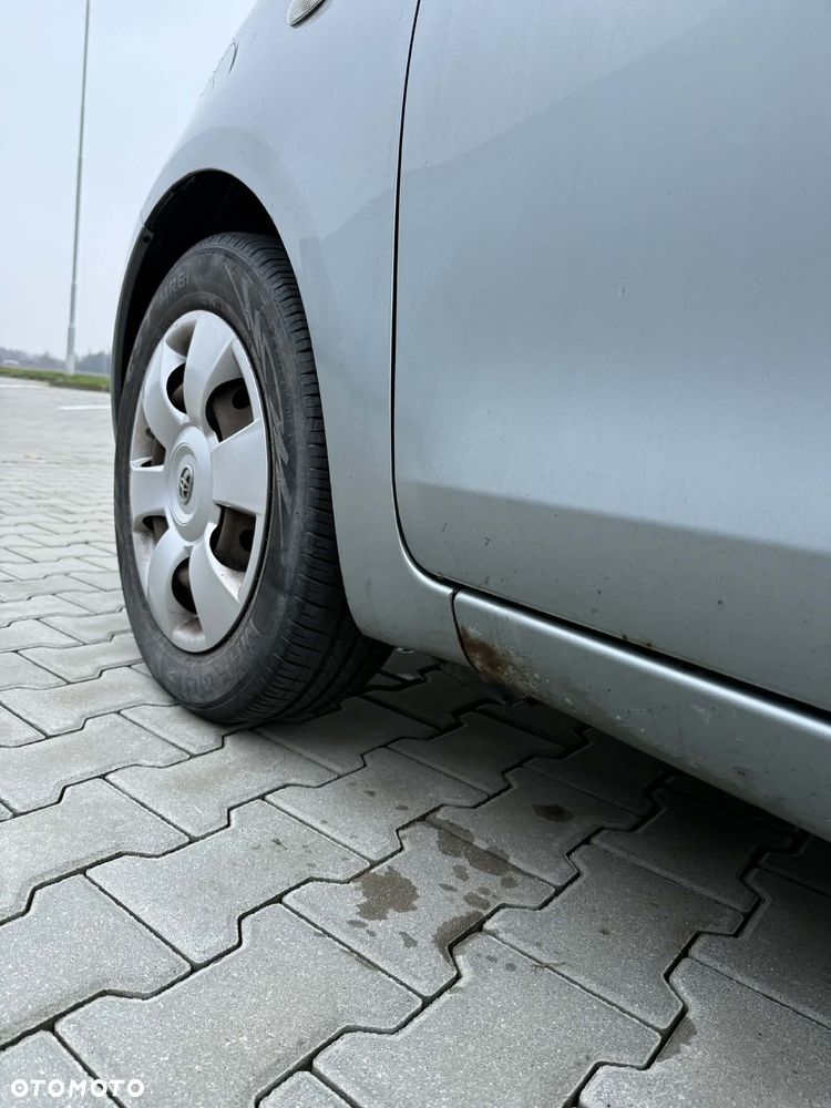 Toyota Yaris 1.3 - 17