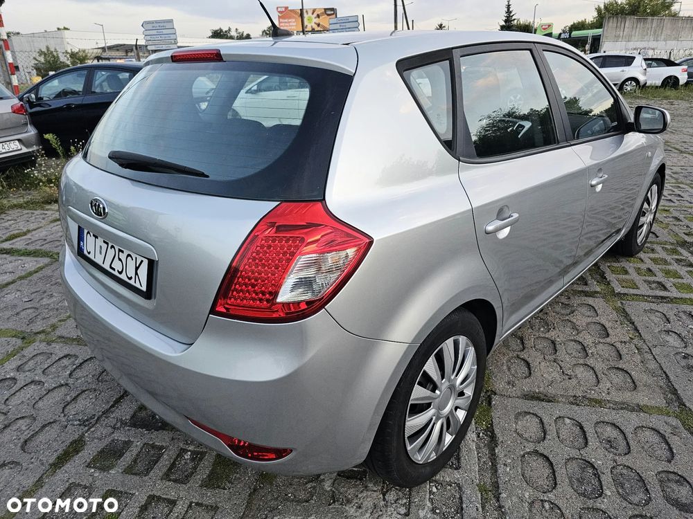 Kia Ceed - 7