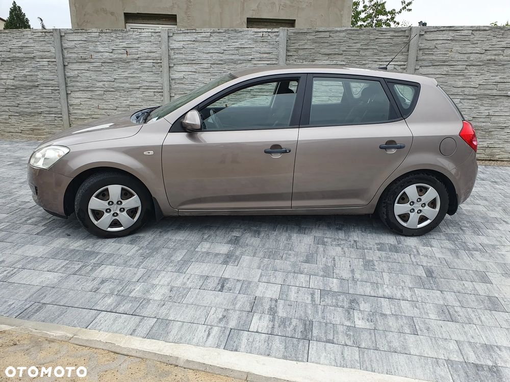 Kia Ceed - 3