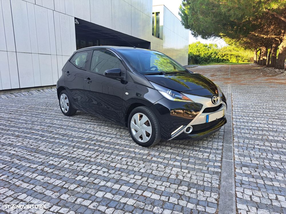 Toyota Aygo 1.0 X-Play+AC - 1