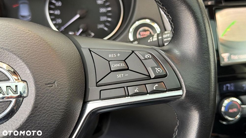 Nissan Qashqai 1.3 DIG-T N-Connecta DCT - 25